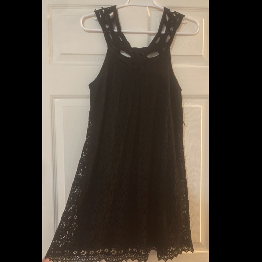 Woman’s black Flare lace dress